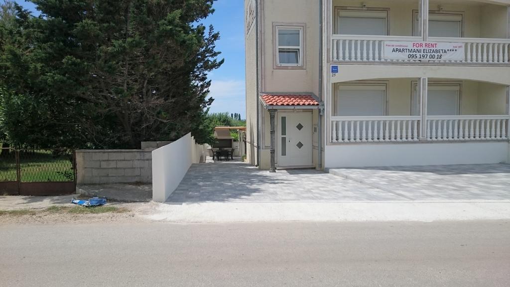 Elizabeta Apartments Nin Eksteriør billede